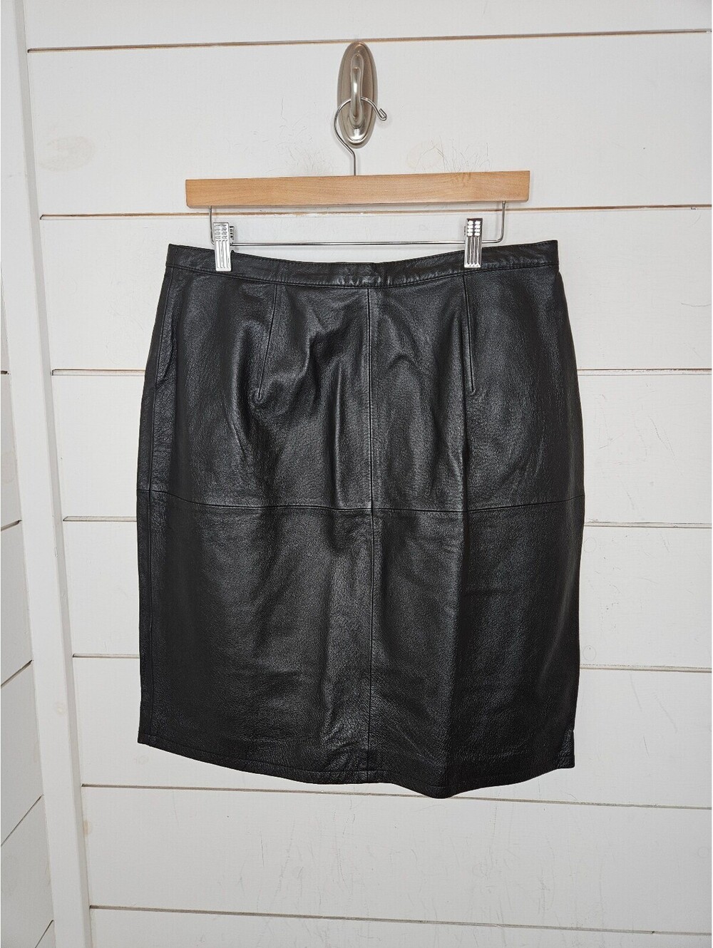 Newport News size 14W black lined leather mini skirt